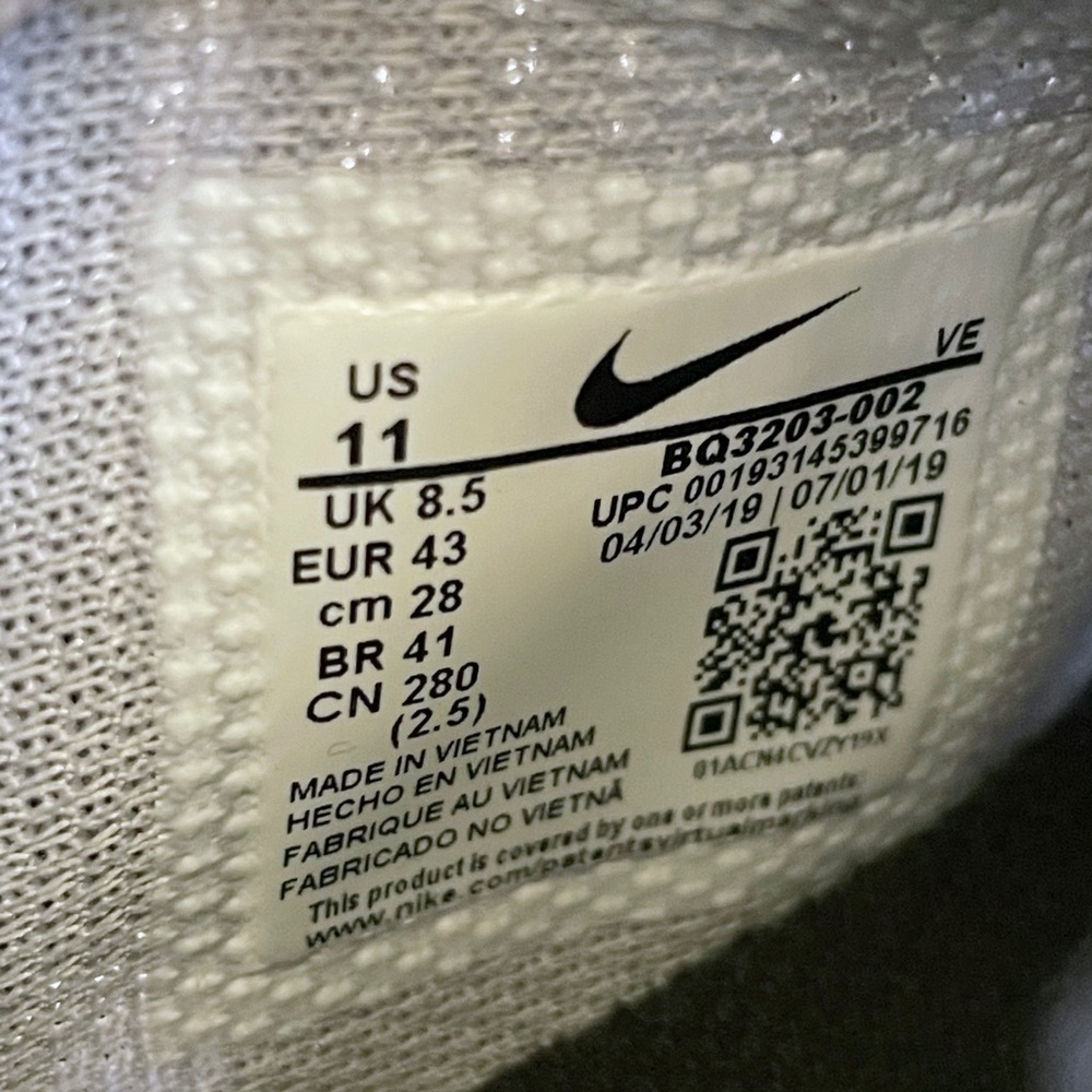 Nike Women’s Zoom Gravity - Picture 9 of 10